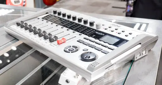 Zoom - R24 - SD Recorder/Interface/Controller 2